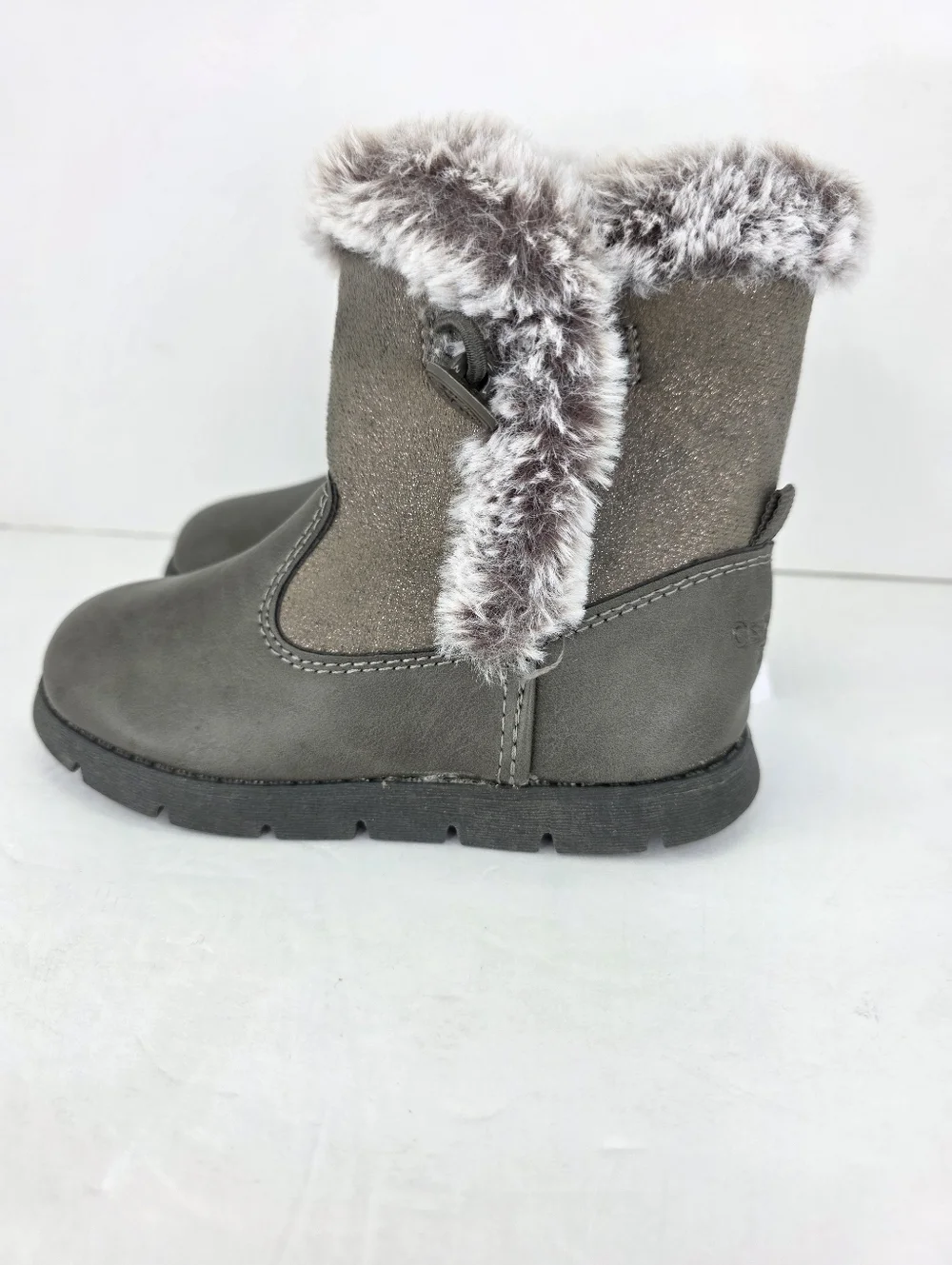 NWT Girls Oshkosh B'gosh Gray Faux Fur Lined Winter Boots Toddler's Size 9M